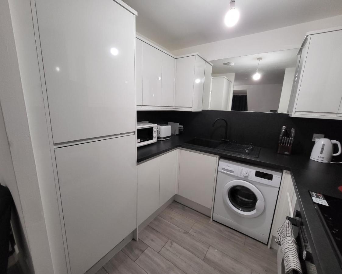 Garland Modern 2 Bedroom Apartment With Parking London Stadtteil Plumstead Exterior foto